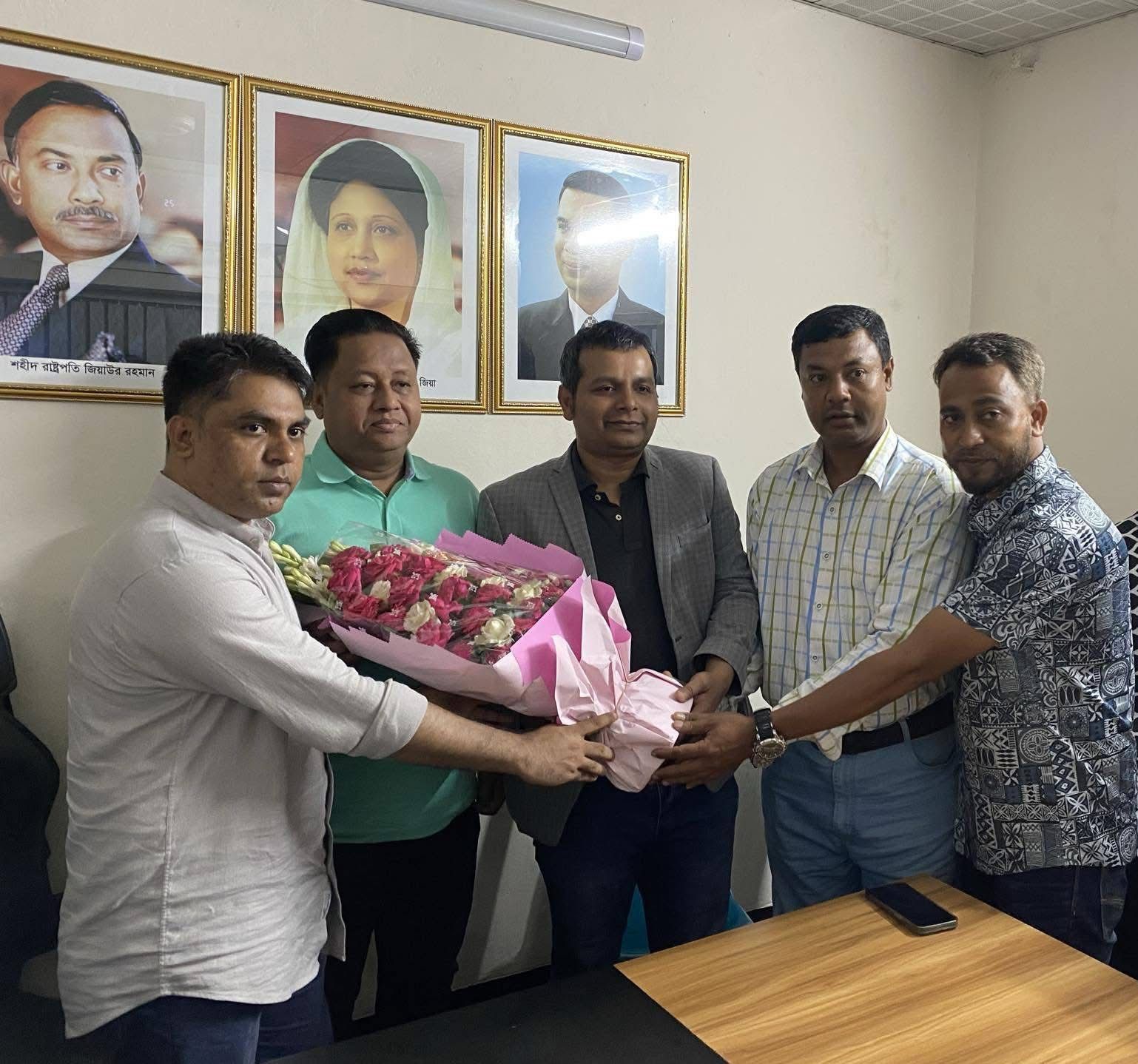 জনগণের ভালোবাসায় সংবর্ধনা